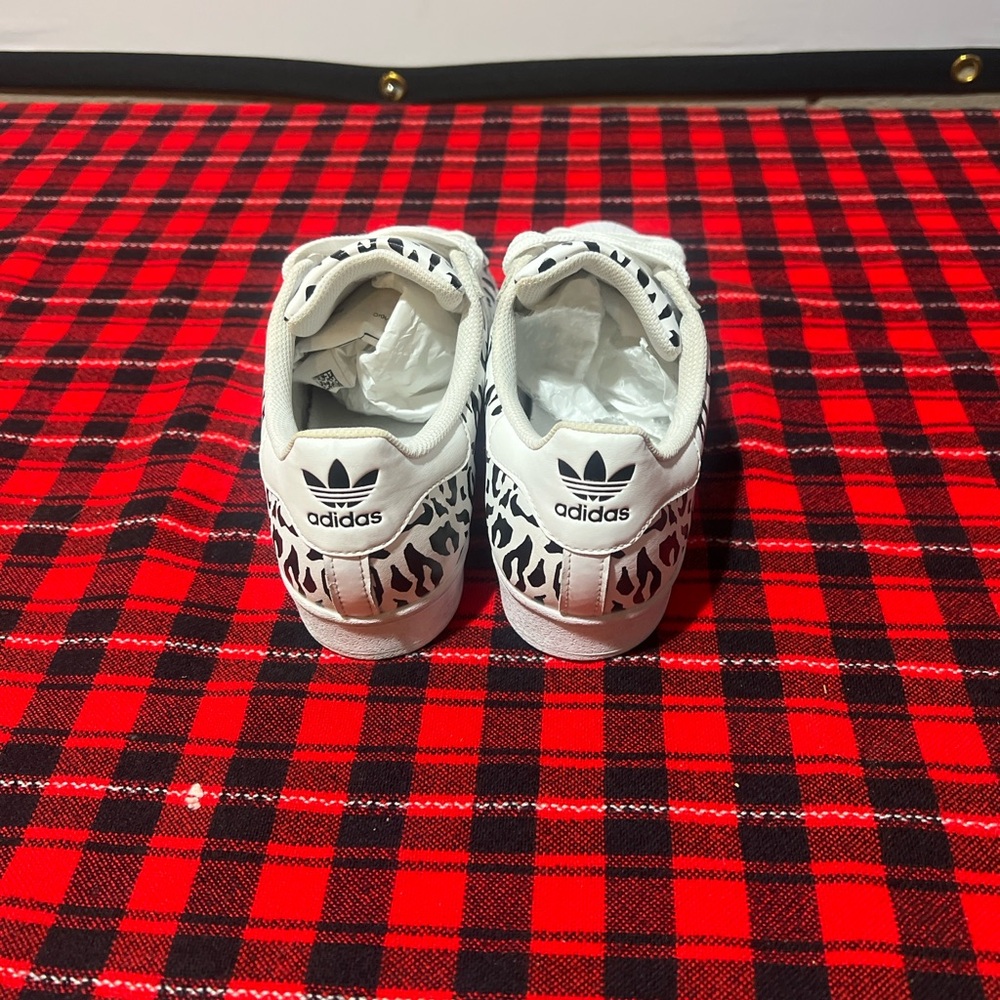 Adidas’s superstar low cheetah print - Picture 4 of 6
